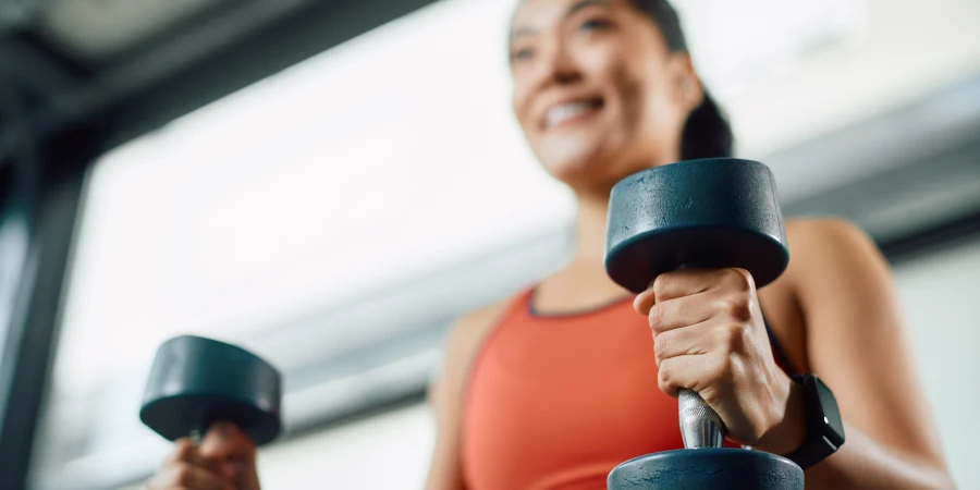 Cómo el entrenamiento de fuerza mejora tu salud a cualquier edad - AdobeStock