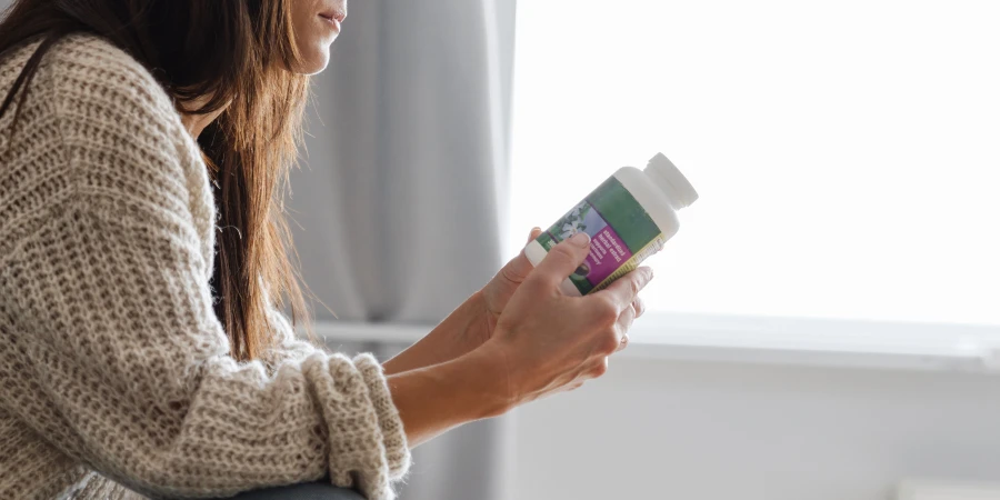 ¿Cuál es el mejor momento para tomar vitaminas y suplementos? - AdobeStock