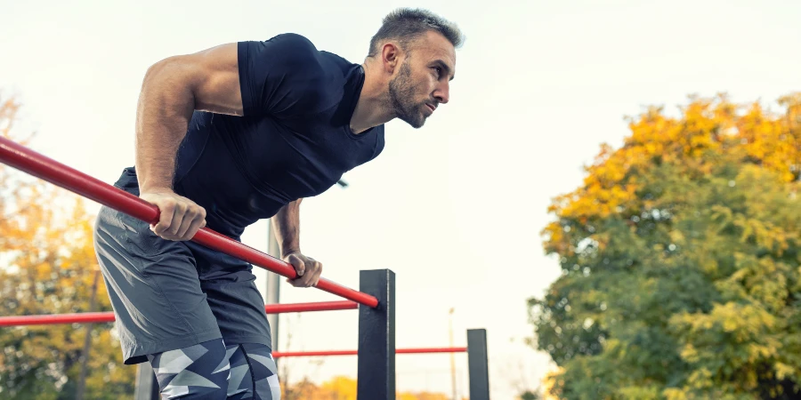 Cómo afecta la edad a los niveles de testosterona en los hombres - AdobeStock Cómo afecta la edad a los niveles de testosterona en los hombres - AdobeStock