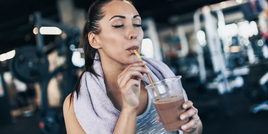 ¿Qué pasa si tomo proteínas o creatina sin hacer ejercicio? - AdobeStock ¿Qué pasa si tomo proteínas o creatina sin hacer ejercicio? - AdobeStock
