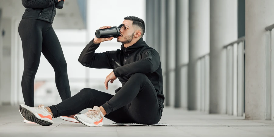¿Qué pasa si tomo proteínas o creatina sin hacer ejercicio? - AdobeStock ¿Qué pasa si tomo proteínas o creatina sin hacer ejercicio? - AdobeStock