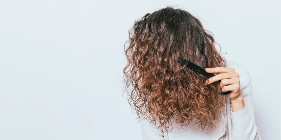 ¿Cómo cuidar el cabello seco: los mejores consejos? - hair moisturizing
