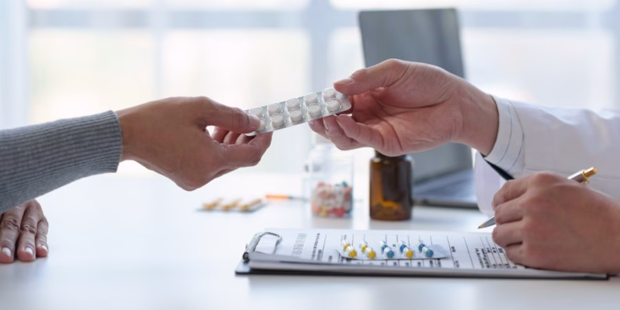 Inositol 40:1 - Para Qué Sirve y Cómo Tomarlo Bien - doctor prescription patient