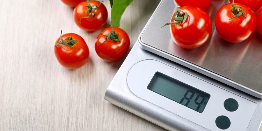 3 Pasos con Base Científica para Perder Peso Rápidamente - measuring food weight