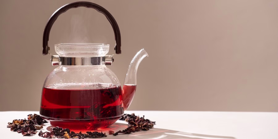 11 Mejores Remedios para las Piernas Hinchadas - swollen feet hibiscus tea